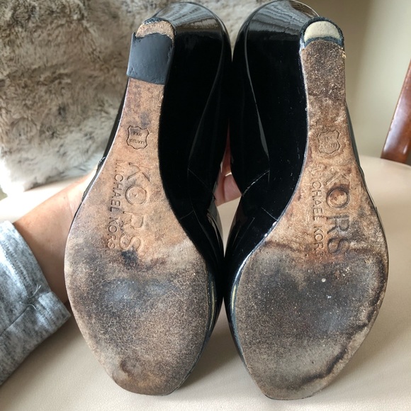 KORS Michael Kors black patent leather heels - Picture 7 of 7